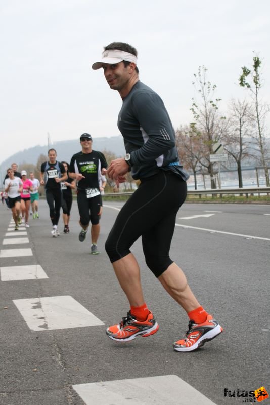 Tudás Útja Félmaraton Futóverseny Half Marathon Budapest, Döme