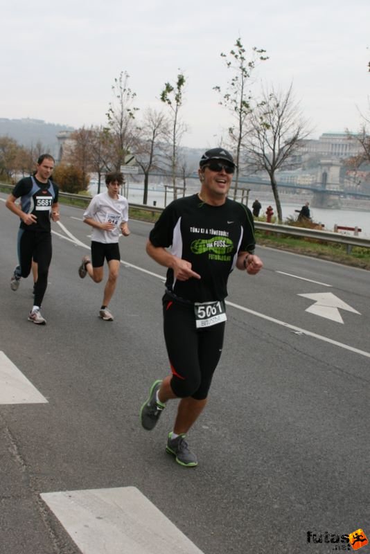 Tudás Útja Félmaraton Futóverseny Half Marathon Budapest, Bitliszbá futóblog futó