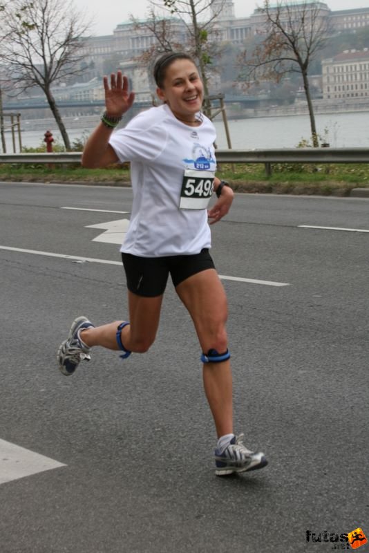 Tudás Útja Félmaraton Futóverseny Half Marathon Budapest, Zita