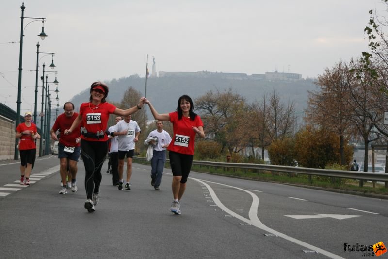 Tudás Útja Félmaraton Futóverseny Half Marathon Budapest, MICZÁN Ildikó és NYÁRÁDINÉ BELÉNYESI Gabriella