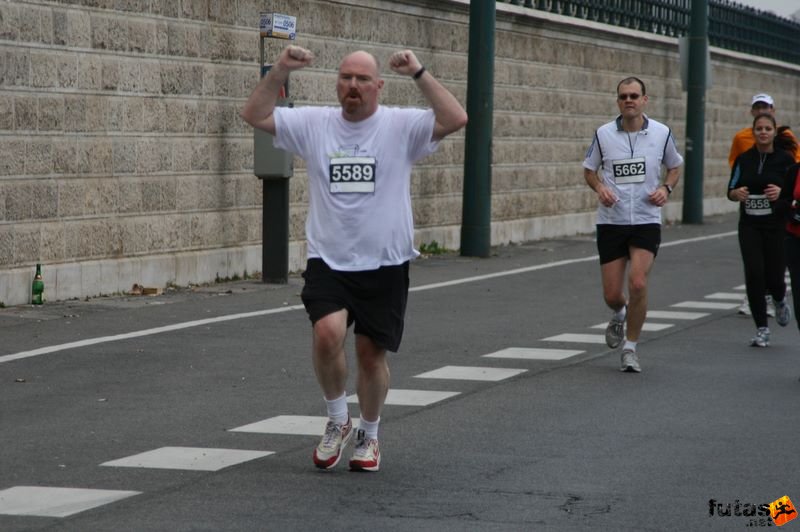 Tudás Útja Félmaraton Futóverseny Half Marathon Budapest, MCKAY Kherry