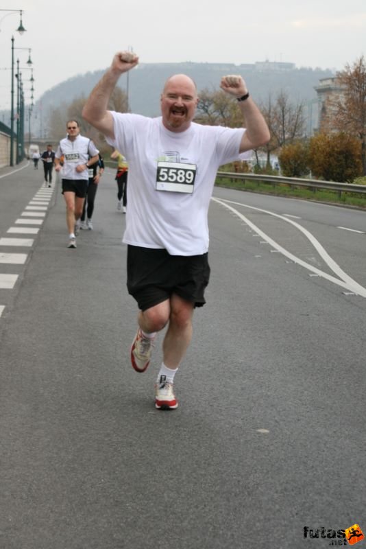 Tudás Útja Félmaraton Futóverseny Half Marathon Budapest, MCKAY Kherry, Austin