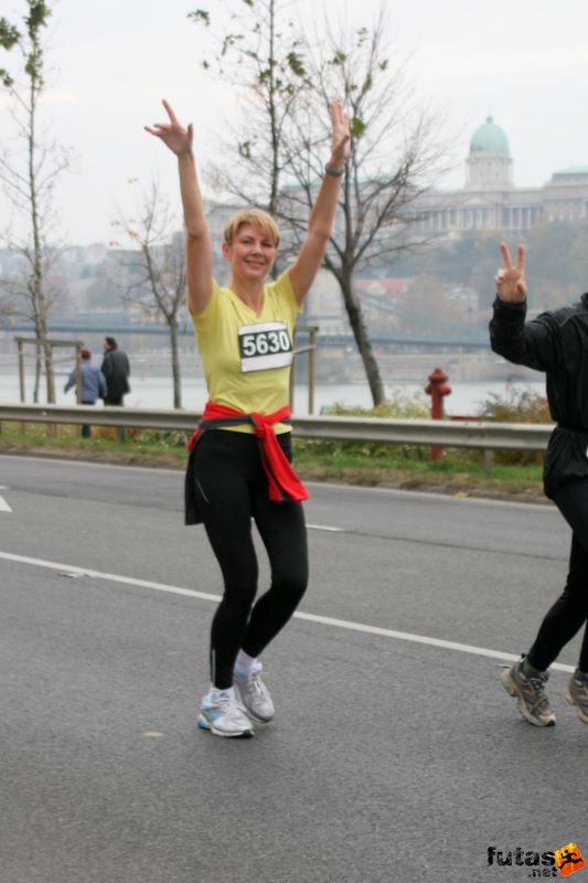 Tudás Útja Félmaraton Futóverseny Half Marathon Budapest, POCZIKNÉ FALUCSKAI Éva