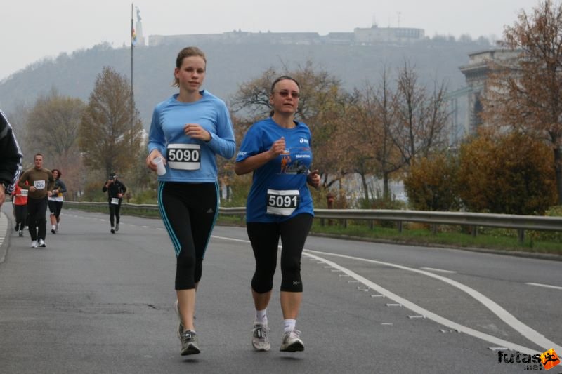 Tudás Útja Félmaraton Futóverseny Half Marathon Budapest, NAGY Flóra, NAGY Nóra