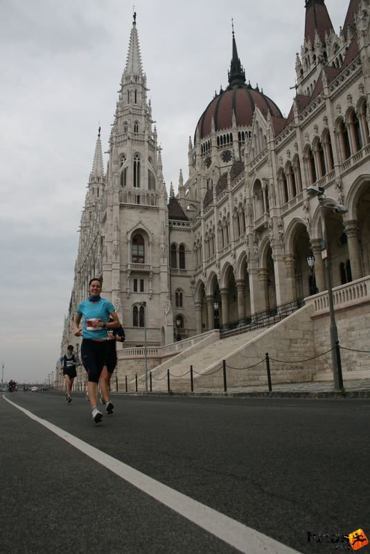 Tudás Útja Félmaraton Futás, SZERENCSI Ildikó