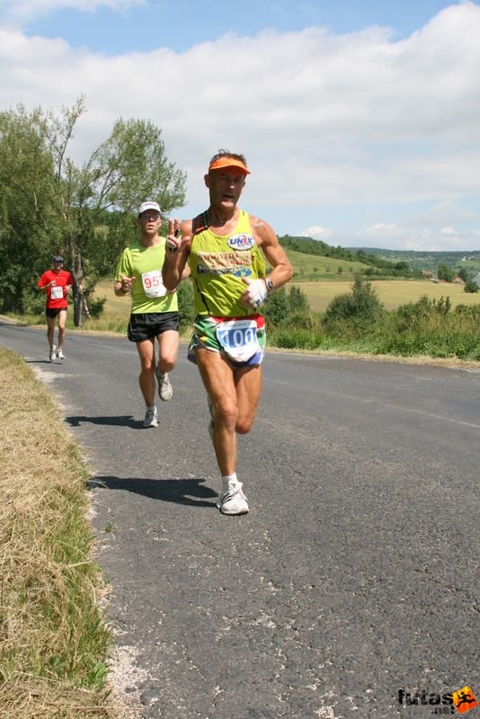 Ultrabalaton futás 2010 futás futók Dörgicse után, ultrabalaton_0968.jpg