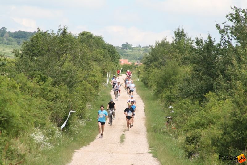 Ultrabalaton futás 2010 futás futók Dörgicse után, ultrabalaton_1036.jpg