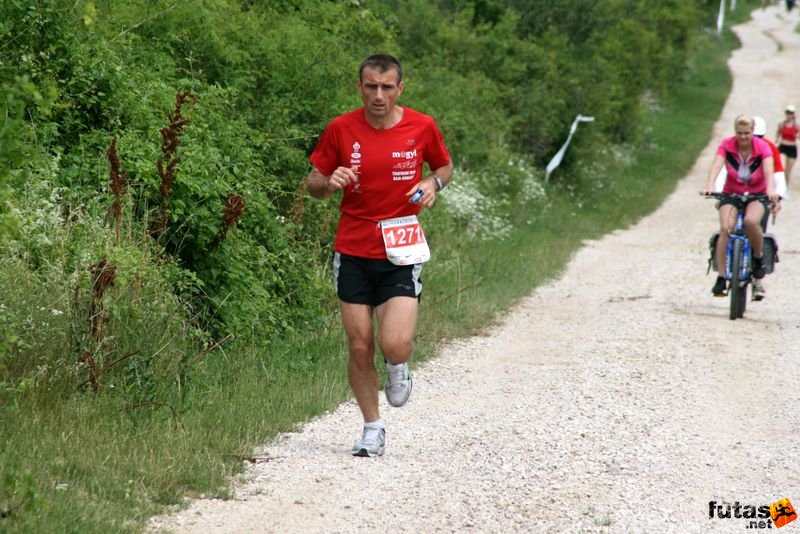 Ultrabalaton futás 2010 futás futók Dörgicse után, Mogyi SE II. Baja