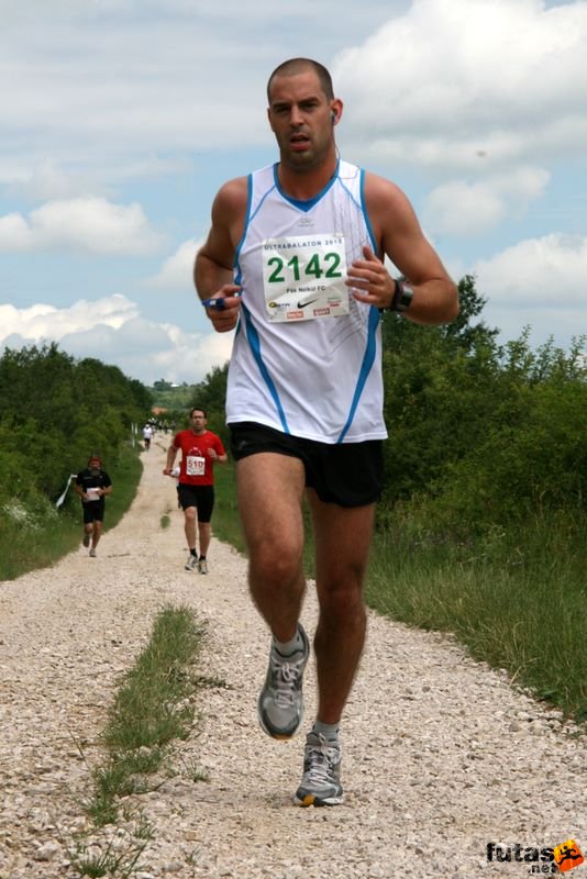 Ultrabalaton futás 2010 futás futók Dörgicse után, Fék Nélkül FC