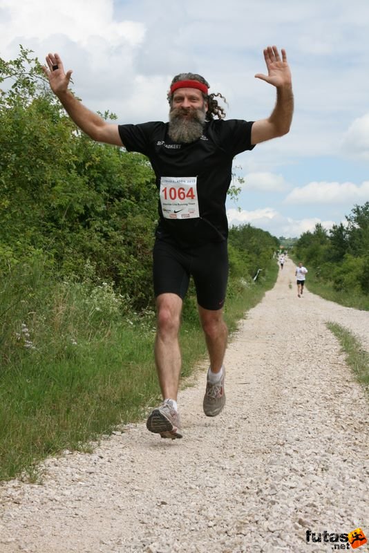Ultrabalaton futás 2010 futás futók Dörgicse után, Absolute Live Running Team