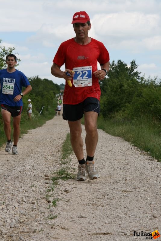 Ultrabalaton futás 2010 futás futók Dörgicse után, Bajcsi Sándor