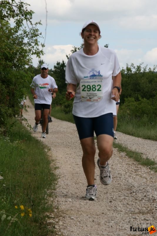 Ultrabalaton futás 2010 futás futók Dörgicse után, 54. Veszprém Légtércsajszik UB