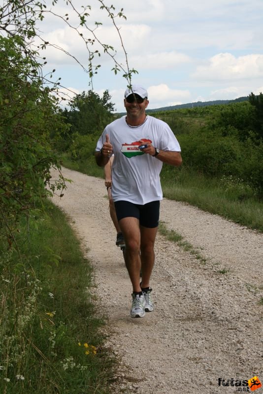 Ultrabalaton futás 2010 futás futók Dörgicse után, ultrabalaton_1138.jpg