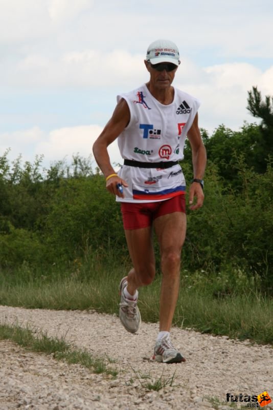 Ultrabalaton futás 2010 futás futók Dörgicse után, ultrabalaton_1147.jpg