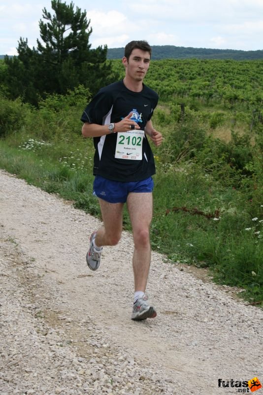 Ultrabalaton futás 2010 futás futók Dörgicse után, Kultsár