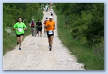 Ultrabalaton futás 2010 futás futók Dörgicse után Kovács László