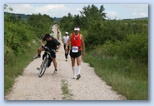 Ultrabalaton futás 2010 futás futók Dörgicse után Eisner Gerhard