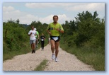 Ultrabalaton futás 2010 futás futók Dörgicse után Fendrik László LA slow