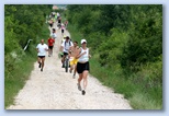 Ultrabalaton futás 2010 futás futók Dörgicse után Búvárbékák