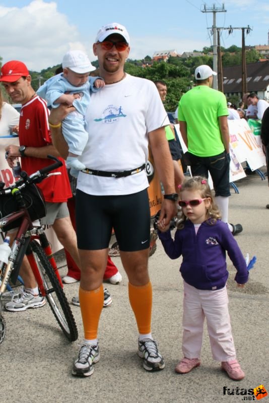 Ultrabalaton Rajt Tihany 2010, Makkos Lóránt UB Finisher a családdal