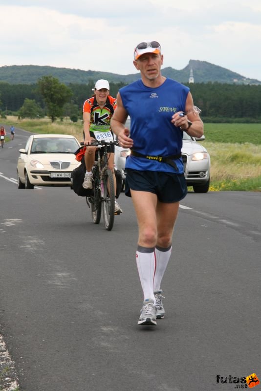 Ultrabalaton Ultramarathon 2010, Steve követi Nyulat