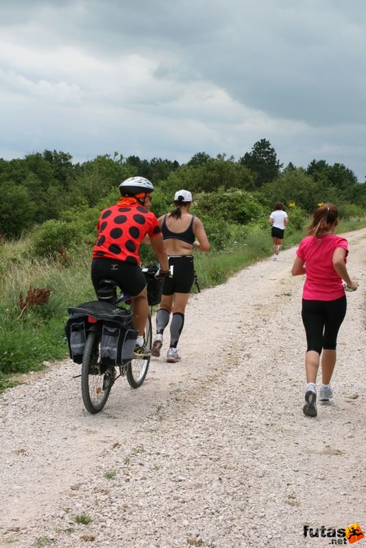 Ultrabalaton Running 2010, pecsenye pöttyösben