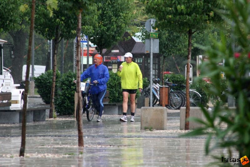 Ultrabalaton Ultrafutás, Mateve és kísérője Pecsenye