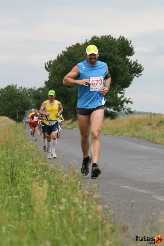 Ultramarathon Ultrabalaton Hungary, Évi és a mókusok futócsapat