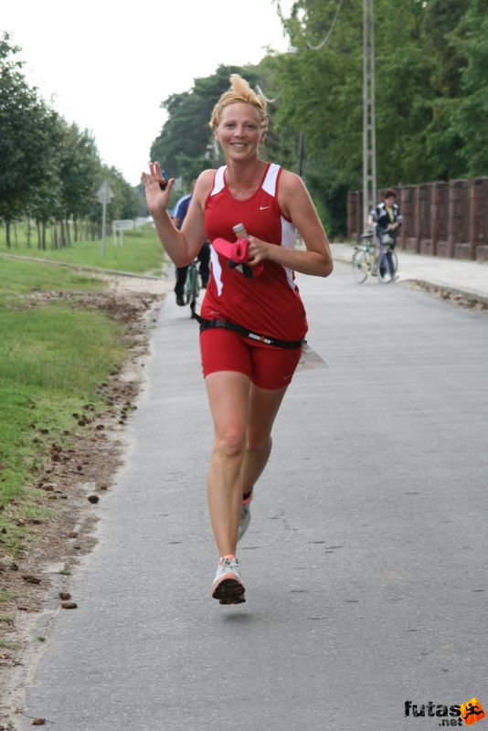 Ultramarathon Ultrabalaton Hungary, Katika futó