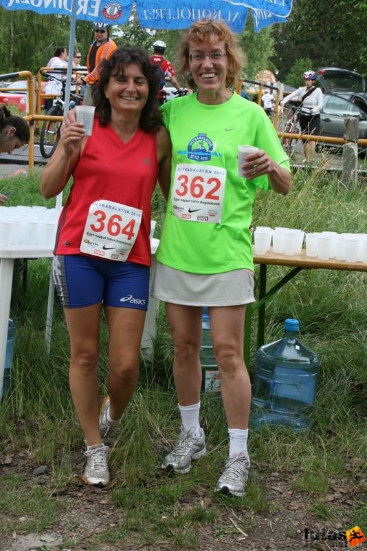Ultramarathon Ultrabalaton Hungary, Futó Lányok: Éjjel-Nappal futva dugókázunk