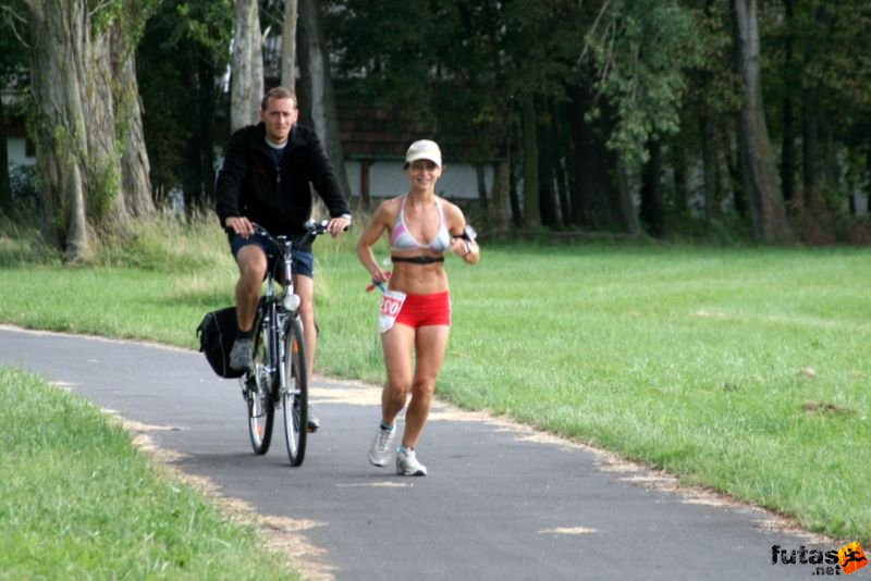 Ultramarathon Ultrabalaton Hungary, SUCH TEAM futó