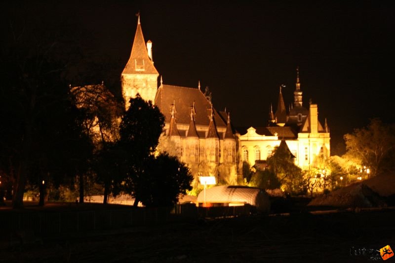 Városliget Zseblámpás futás, Vajdahunyad vára Budapest Városliget