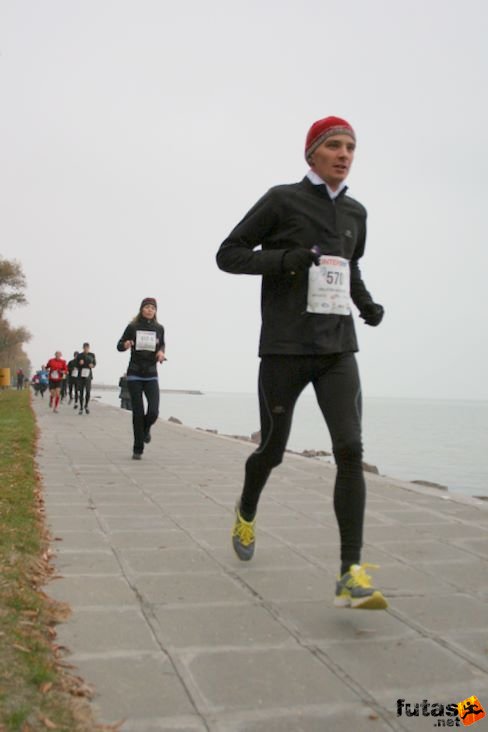 Hosszú Róbert Nike Futóklub Balaton Maraton futás