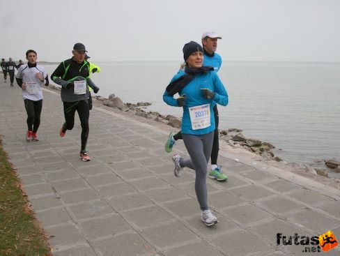 Dobos Renáta Kadarka Futóegyesület Szekszárd Balaton Maraton futás