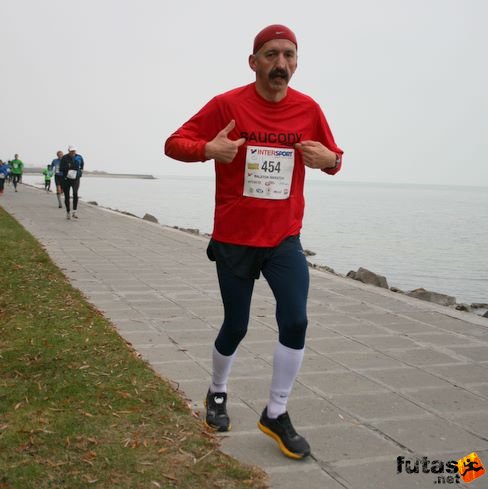 Jászberény Futászai Járomi Béla Saucony Balaton Maraton futás