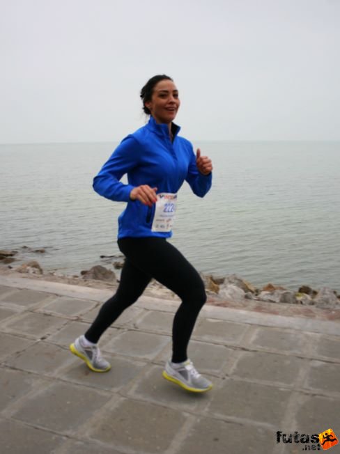 Bezdán Bernadett FuTeam Baja Balaton Maraton futás