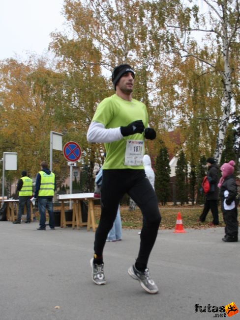 Gadányi Bálint Pécsi Triatlon Klub Balaton Maraton futás