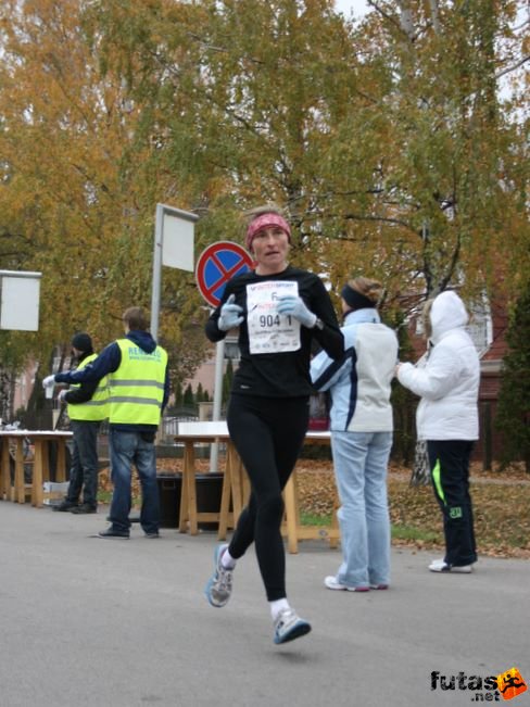 Földingné Nagy Judit a maraton női győztese Balaton Maraton futás