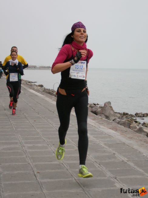 Gulyás Krisztina Nike Futóklub győri futója Balaton Maraton futás