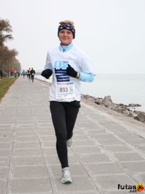 Bakó Móni O2 Balaton Maraton futás