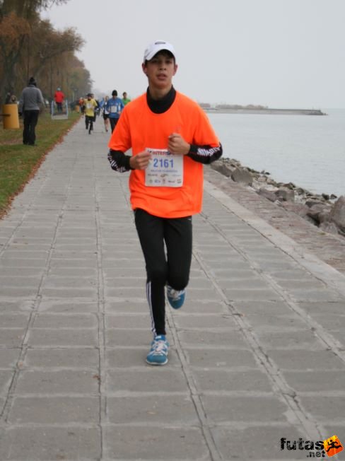 Vránics Álmos Balaton Maraton futás
