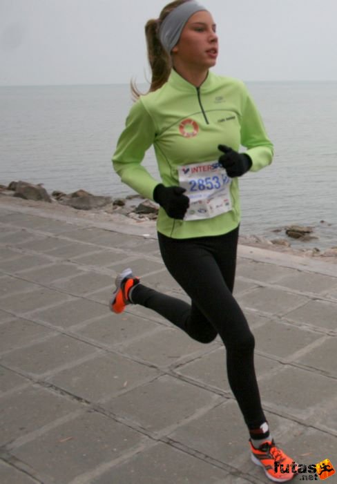 a futónő Balaton Maraton futás