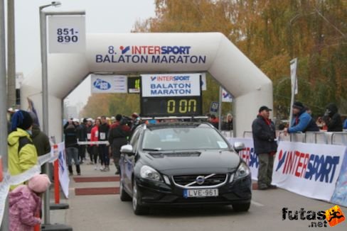 8. Intersport Balaton Maraton rajtkapu Balaton Maraton futás