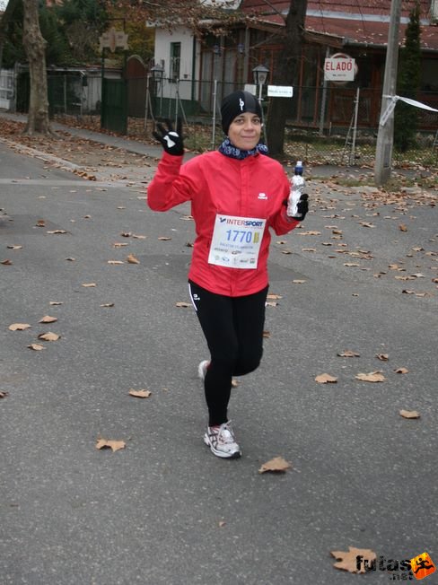 Bazsó Erzsébet - nénapi félmaraton Balaton Maraton futás