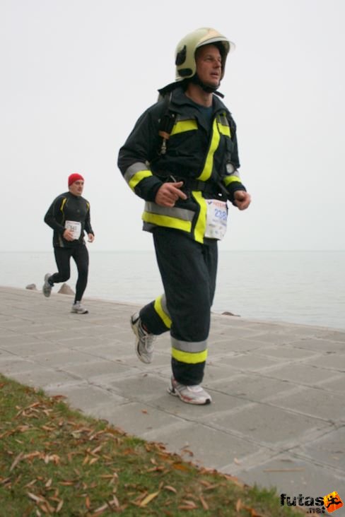tűzoltó futás Balaton Maraton futás