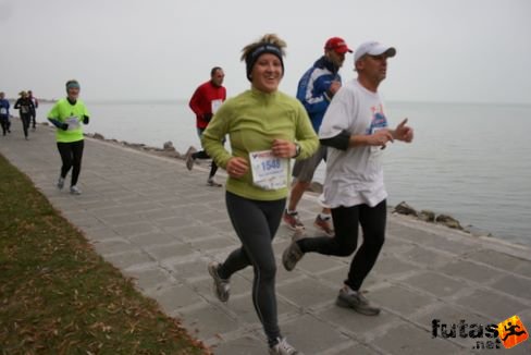 Hajni Futószerviz Balaton Maraton futás