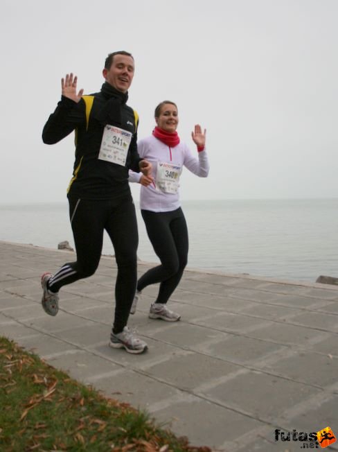 Laci és Beregszászi Nikolett dr. maratoni futók Balaton Maraton futás