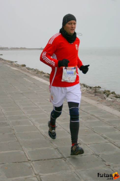 ÁAK Futóbolondok Balaton Maraton futás