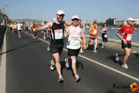 Oloughlin Graham, Earthrowl Richard Budapest Marathon futás
