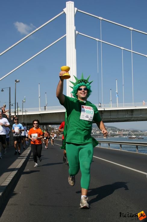 Satue of Liberty Budapest Marathon futás